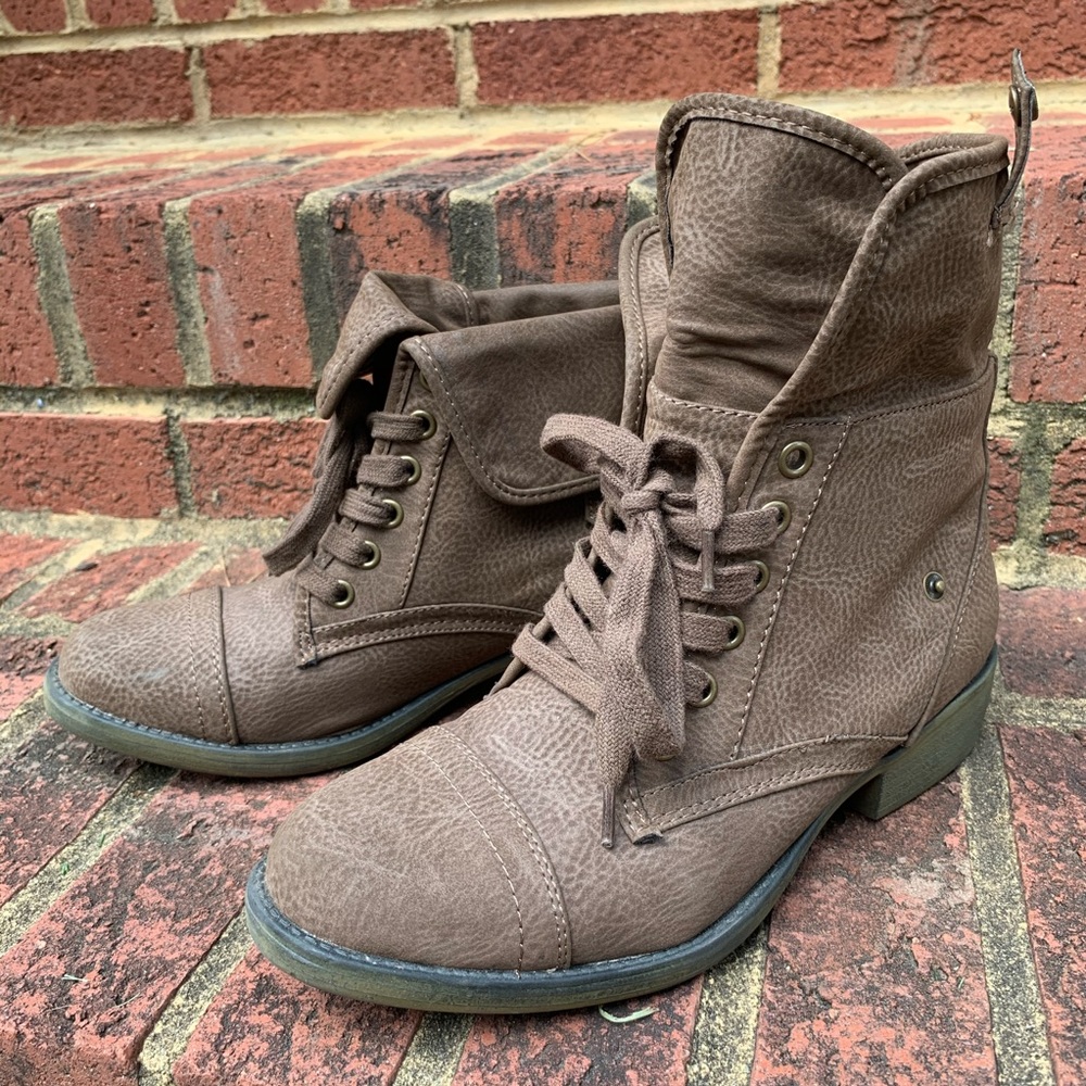Chestnut brown booties